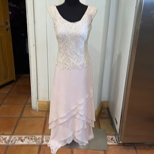 Cameron Blake size 6 womens baby pink dress events prom wedding lace